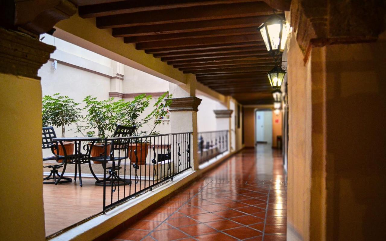 Hotel Real Catedral ตูลา เดอ อัลเลนเด ภายนอก รูปภาพ